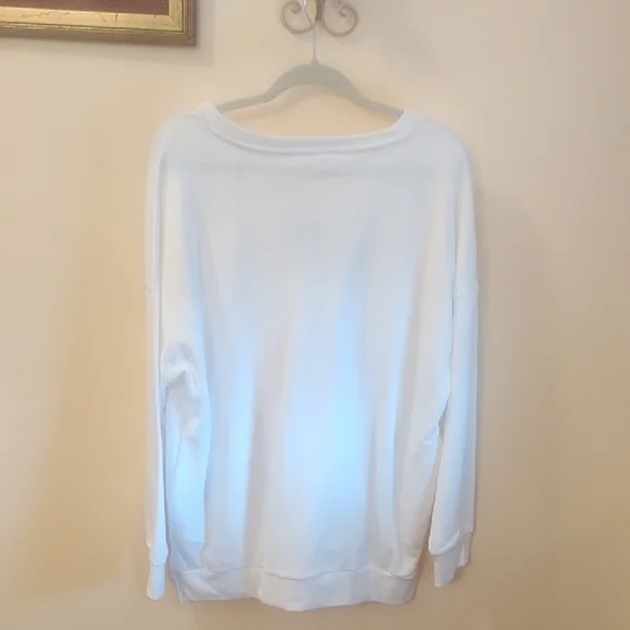 Lightweight White V-Neck Pullover Sweater - Picture 3 of 3